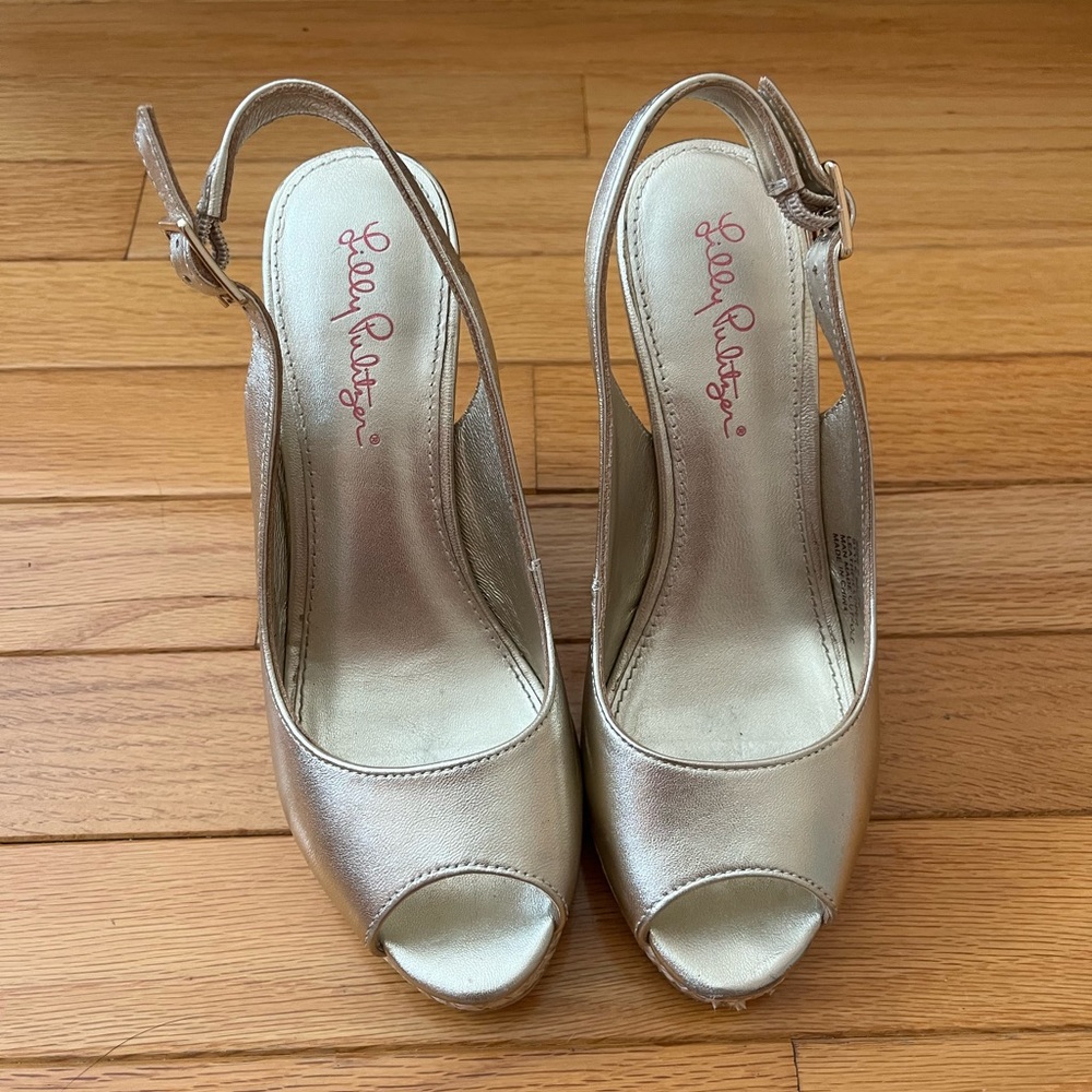 Lilly Pulitzer gold wedges size 6